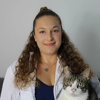 Portrait of Dr. Jessica Mendonca Gunn